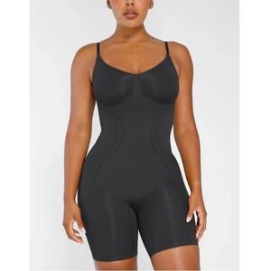 Shapellx Women's Black Skin Flow Seamless Smoothing Bodysuit NWT Size M/L